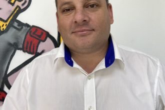 Didier Payet, responsable qualité QSE et RSE de l’entreprise Réunion Air Sécurité, labellisée "Engagé RSE" (crédit photo : DR).